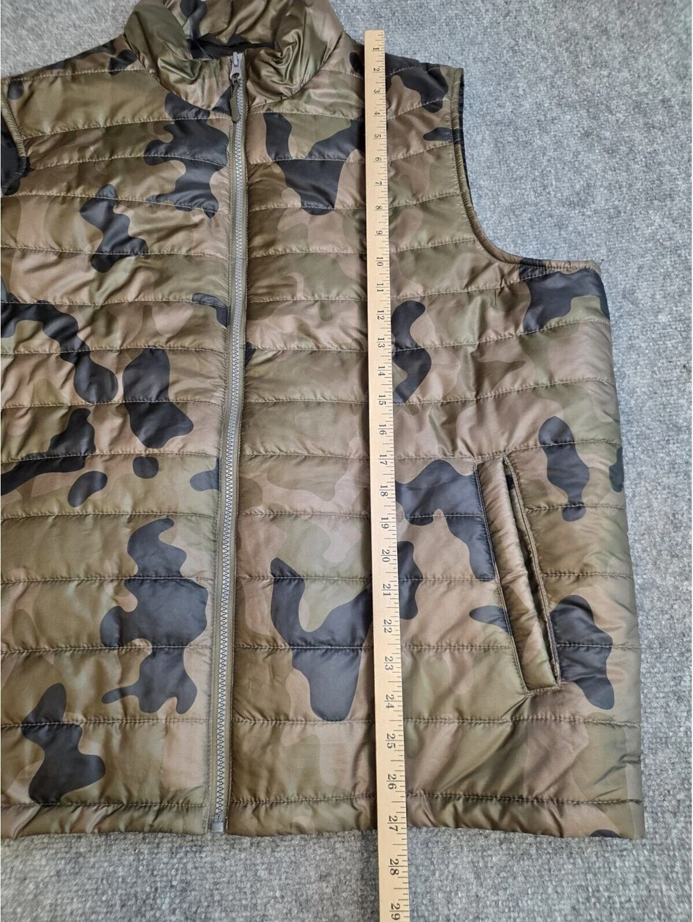 Sonoma Men's XL Camo Puffer Vest Full Zip Quilted Camouflage Lightweight EUC